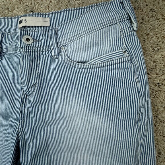 LEVI'S WOMEN'S SHORTS STRIPED BLUE WHITE SIZE 6 COTTON BLEND Stretch White Tab - Picture 4 of 15
